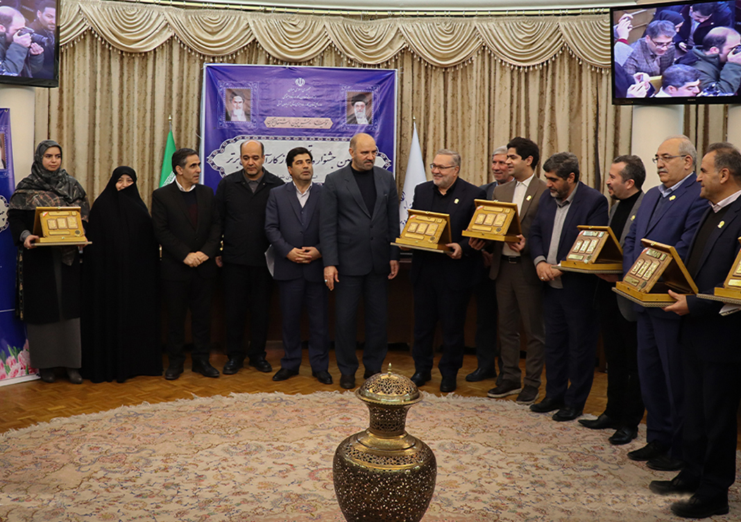 انتخاب شرکت دانش بنیان ستاک به عنوان کارآفرین برتر استان